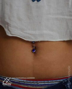 belly piercing